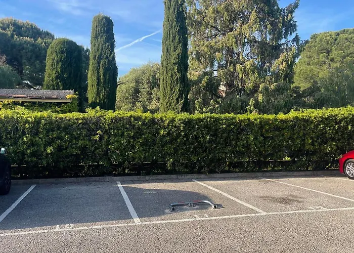 Vue - Terrasse - Parking - *