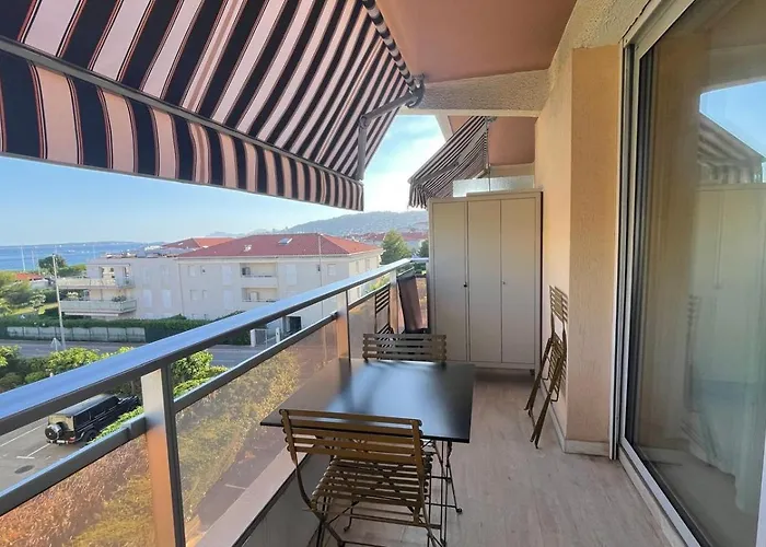 Vue - Terrasse - Parking - * Juan-les-Pins