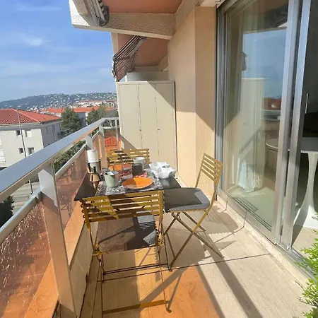 Vue - Terrasse - Parking - Appartement