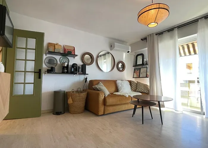 Vue - Terrasse - Parking - *