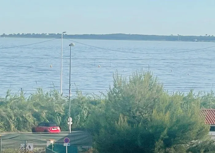 Vue - Terrasse - Parking - *